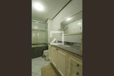 Apartamento à venda com 190m², 4 quartos e 4 vagasBanheiro - Suíte 4