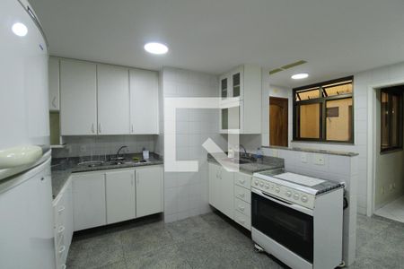Apartamento à venda com 190m², 4 quartos e 4 vagasCozinha