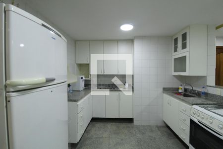 Apartamento à venda com 190m², 4 quartos e 4 vagasCozinha