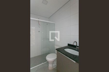 Banheiro de kitnet/studio para alugar com 1 quarto, 30m² em Vila Doutor Eiras, São Paulo