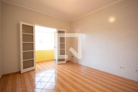 Casa à venda com 200m², 3 quartos e 2 vagasSuíte