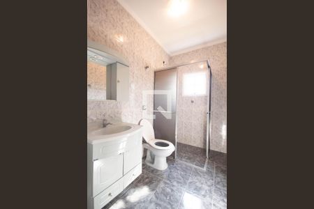 Casa à venda com 200m², 3 quartos e 2 vagasBanheiro Corredor