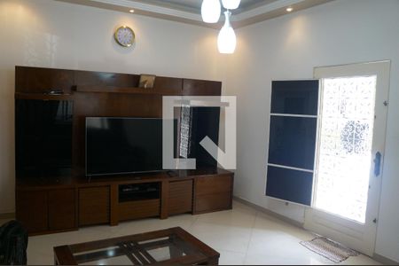 Sala 1 de casa à venda com 3 quartos, 200m² em Piedade, Rio de Janeiro