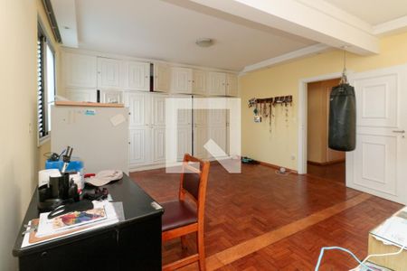 Apartamento à venda com 610m², 4 quartos e 3 vagasQuarto