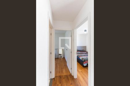 Corredor Quartos e Banheiro de apartamento para alugar com 2 quartos, 32m² em Jardim Petrópolis, Cotia