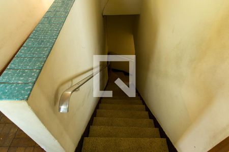 Casa à venda com 200m², 2 quartos e 1 vagaCorredor - Escada