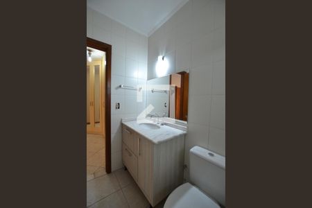 Casa à venda com 238m², 3 quartos e 2 vagasBanheiro da Suíte