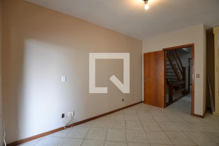 Casa à venda com 238m², 3 quartos e 2 vagasSuíte