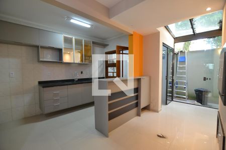 Sala de casa à venda com 3 quartos, 238m² em Ipanema, Porto Alegre
