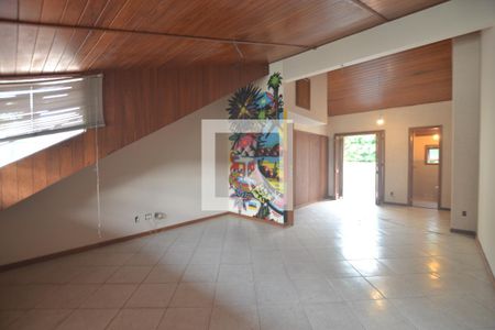 Casa à venda com 238m², 3 quartos e 2 vagasQuarto Reversivel com lavabo e Varanda