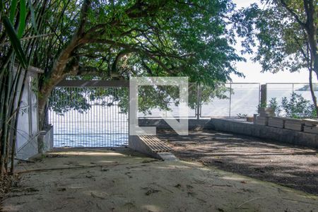 Casa para alugar com 297m², 4 quartos e 3 vagasFachada