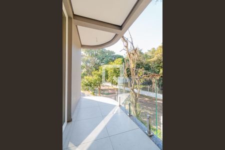 Casa de condomínio para alugar com 308m², 4 quartos e 4 vagasVaranda