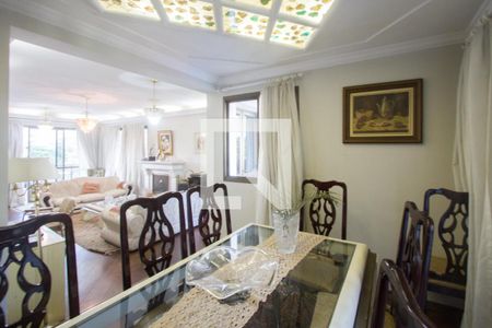 Apartamento à venda com 226m², 4 quartos e 3 vagasSala de Jantar