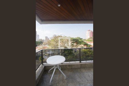 Apartamento à venda com 226m², 4 quartos e 3 vagasVaranda