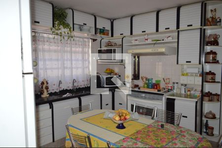 Casa à venda com 175m², 4 quartos e 2 vagasCozinha