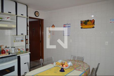 Casa à venda com 175m², 4 quartos e 2 vagasCozinha