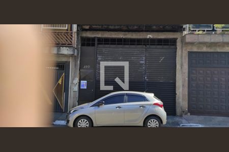 Casa à venda com 175m², 4 quartos e 2 vagasFachada