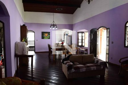 Sala de casa para alugar com 4 quartos, 337m² em Jardim Pioneira, Cotia