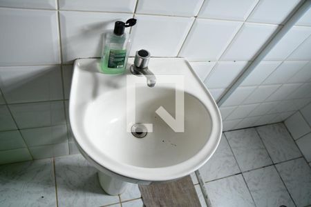 Casa para alugar com 337m², 4 quartos e 2 vagasBanheiro Social