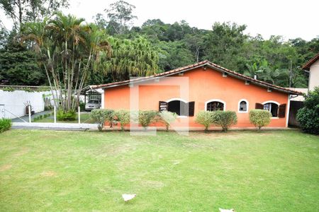 Casa para alugar com 337m², 4 quartos e 2 vagas Casa para alugar com 337m², 4 quartos e 2 vagasFundos