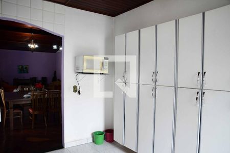 Casa para alugar com 337m², 4 quartos e 2 vagas Casa para alugar com 337m², 4 quartos e 2 vagasCozinha