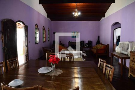 Sala de casa para alugar com 4 quartos, 337m² em Jardim Pioneira, Cotia