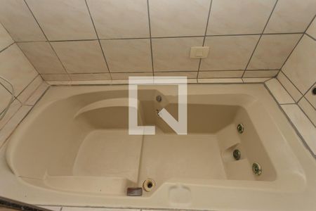 Casa à venda com 133m², 2 quartos e 2 vagas Casa à venda com 133m², 2 quartos e 2 vagasBanheiro social - banheira