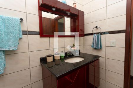 Casa à venda com 133m², 2 quartos e 2 vagas Casa à venda com 133m², 2 quartos e 2 vagasBanheiro social