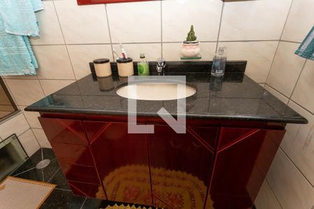 Casa à venda com 133m², 2 quartos e 2 vagas Casa à venda com 133m², 2 quartos e 2 vagasBanheiro social