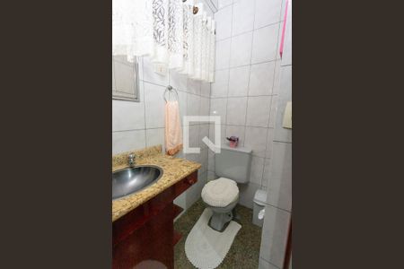 Casa à venda com 133m², 2 quartos e 2 vagas Casa à venda com 133m², 2 quartos e 2 vagasBanheiro da suíte