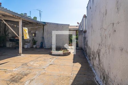 Casa à venda com 120m², 2 quartos e 1 vagaQuintal