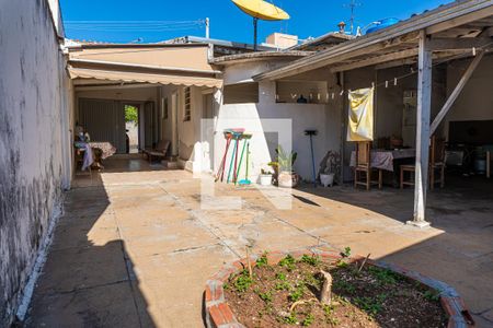 Casa à venda com 120m², 2 quartos e 1 vagaQuintal