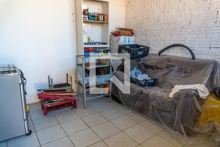 Casa à venda com 120m², 2 quartos e 1 vagaCasa dos Fundos