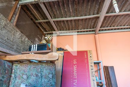 Casa à venda com 120m², 2 quartos e 1 vagaFundos