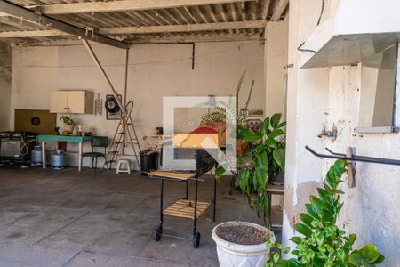 Casa à venda com 120m², 2 quartos e 1 vagaQuintal