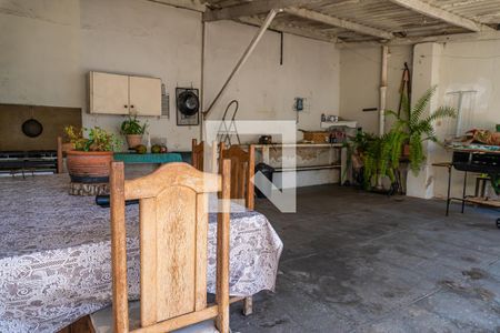 Casa à venda com 120m², 2 quartos e 1 vagaQuintal