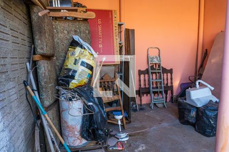 Casa à venda com 120m², 2 quartos e 1 vagaFundos