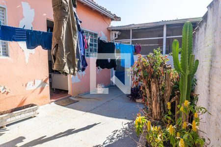 Casa à venda com 120m², 2 quartos e 1 vagaFundos