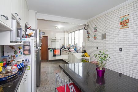 Apartamento à venda com 263m², 4 quartos e 2 vagasCozinha