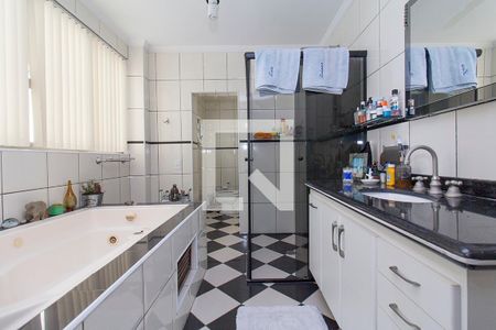 Apartamento à venda com 263m², 4 quartos e 2 vagasBanheiro Suite 1