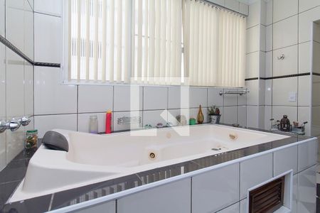 Apartamento à venda com 263m², 4 quartos e 2 vagasBanheiro Suite 1