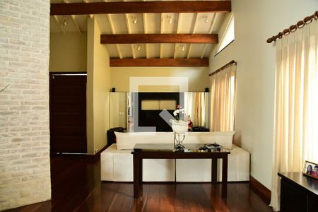 Sala de casa de condomínio para alugar com 5 quartos, 660m² em São Paulo Ii, Cotia