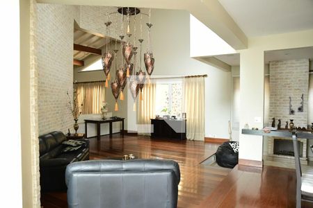 Sala de casa de condomínio para alugar com 5 quartos, 660m² em São Paulo Ii, Cotia