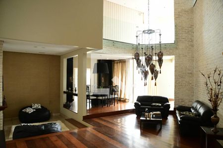 Sala de casa de condomínio para alugar com 5 quartos, 660m² em São Paulo Ii, Cotia