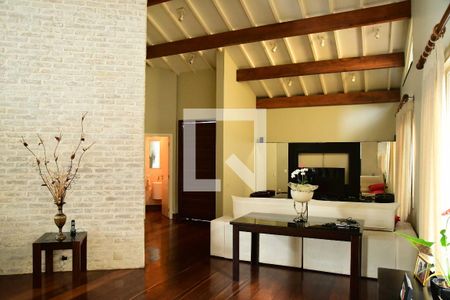 Sala de casa de condomínio para alugar com 5 quartos, 660m² em São Paulo Ii, Cotia