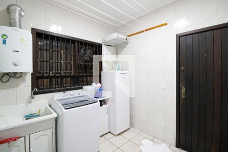 Casa à venda com 214m², 3 quartos e 2 vagas Casa à venda com 214m², 3 quartos e 2 vagasÁrea de Serviço