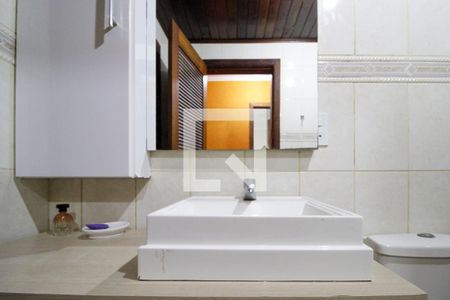 Casa à venda com 214m², 3 quartos e 2 vagas Casa à venda com 214m², 3 quartos e 2 vagasBanheiro 2