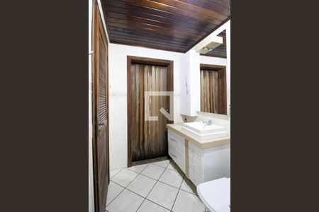 Casa à venda com 214m², 3 quartos e 2 vagas Casa à venda com 214m², 3 quartos e 2 vagasBanheiro 2