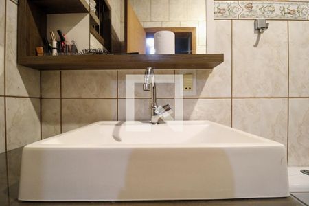 Casa à venda com 214m², 3 quartos e 2 vagas Casa à venda com 214m², 3 quartos e 2 vagasBanheiro 1