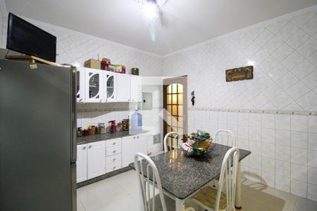 Casa à venda com 214m², 3 quartos e 2 vagas Casa à venda com 214m², 3 quartos e 2 vagasCozinha